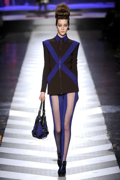 Look 38